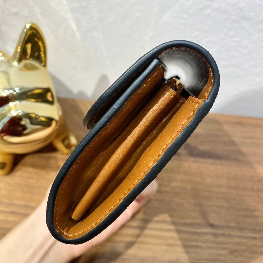 CELINE TRIOMPHE 大号老花翻盖长夹