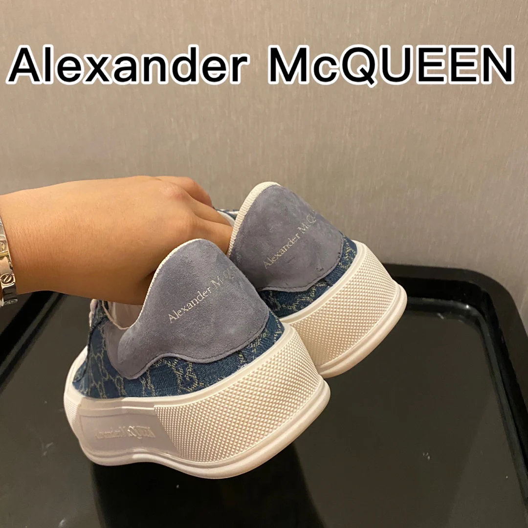 Платформенные кеды на холщовой основе, созданные в рамках сотрудничества McQueen и Gbrand, серо-голубого цвета