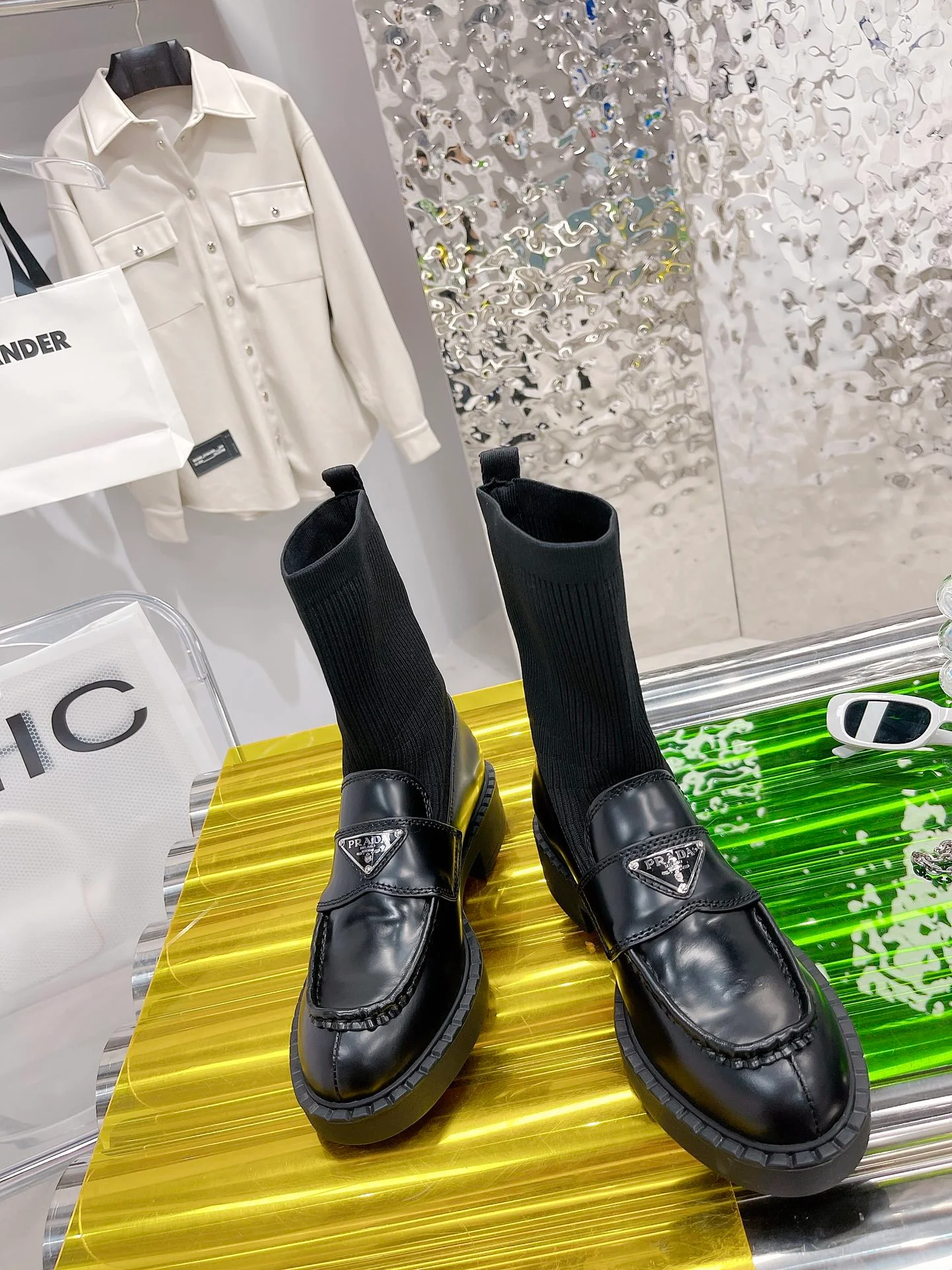 Prada - Новинки сезона осень/зима 2021 - Ботинки-носки