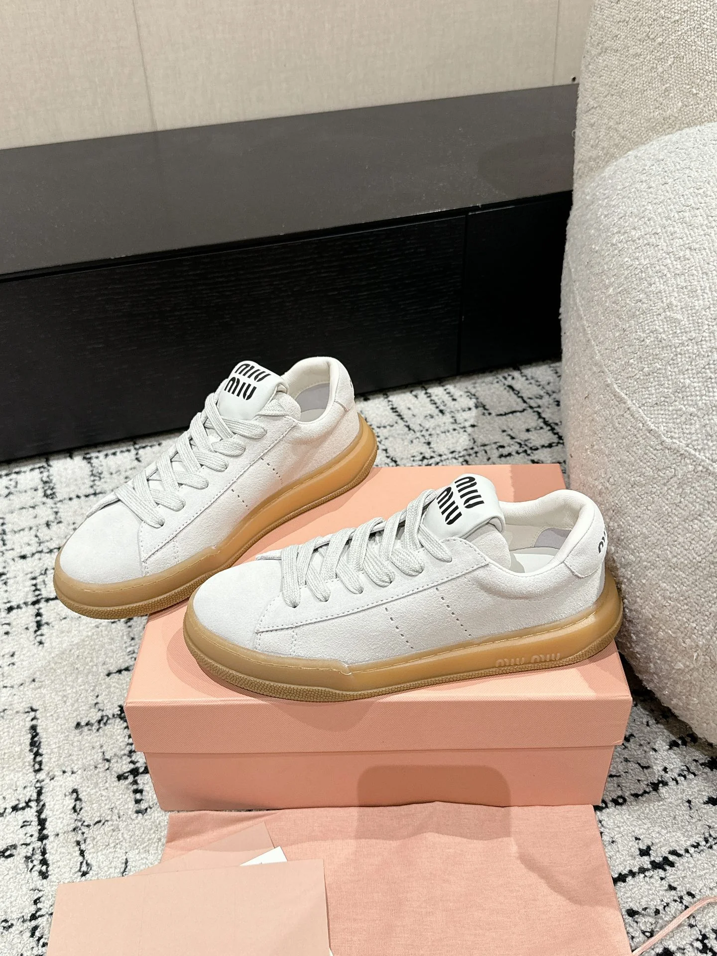 Повседневные туфли Miu Miu 2024 - белые