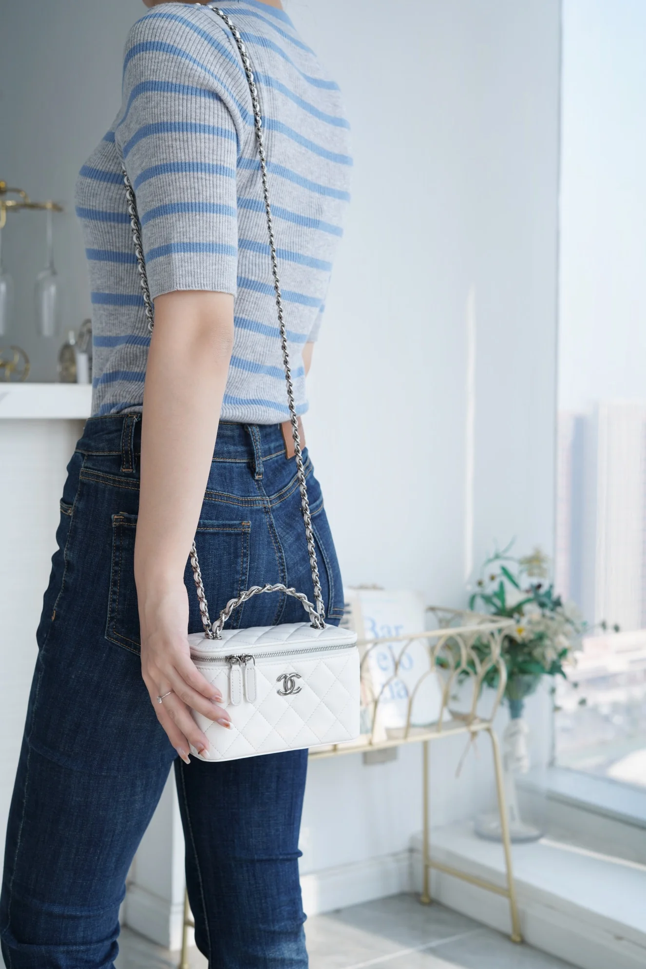 Chanel - Длинная сумка-коробка - Белая