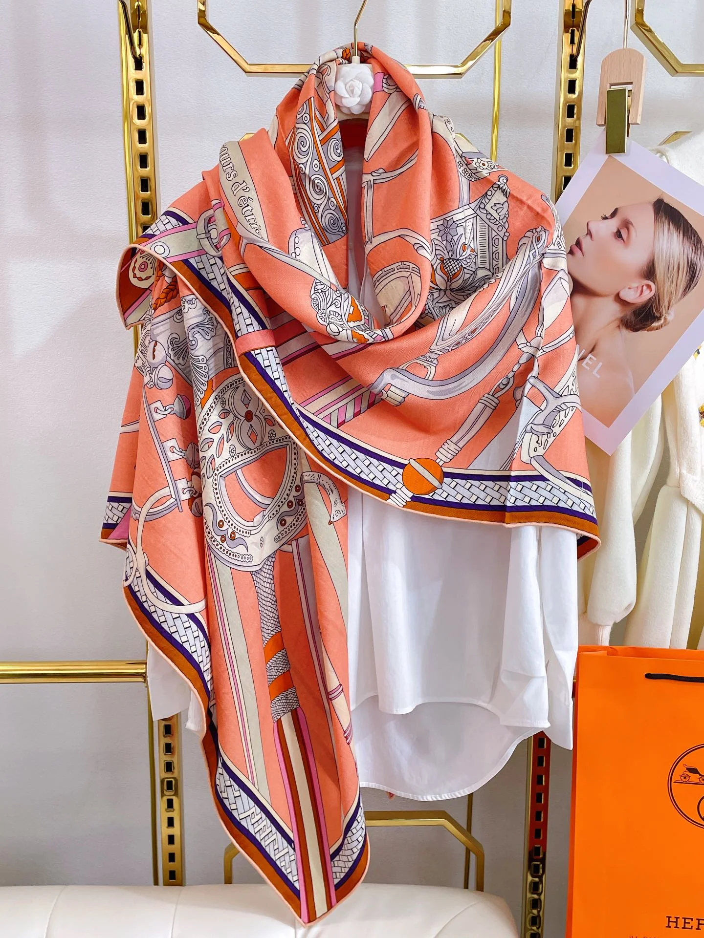 Квадратный шарф Hermes Stirrup Racing – 140 см – 70% кашемир – 30% шелк – 1 шт.