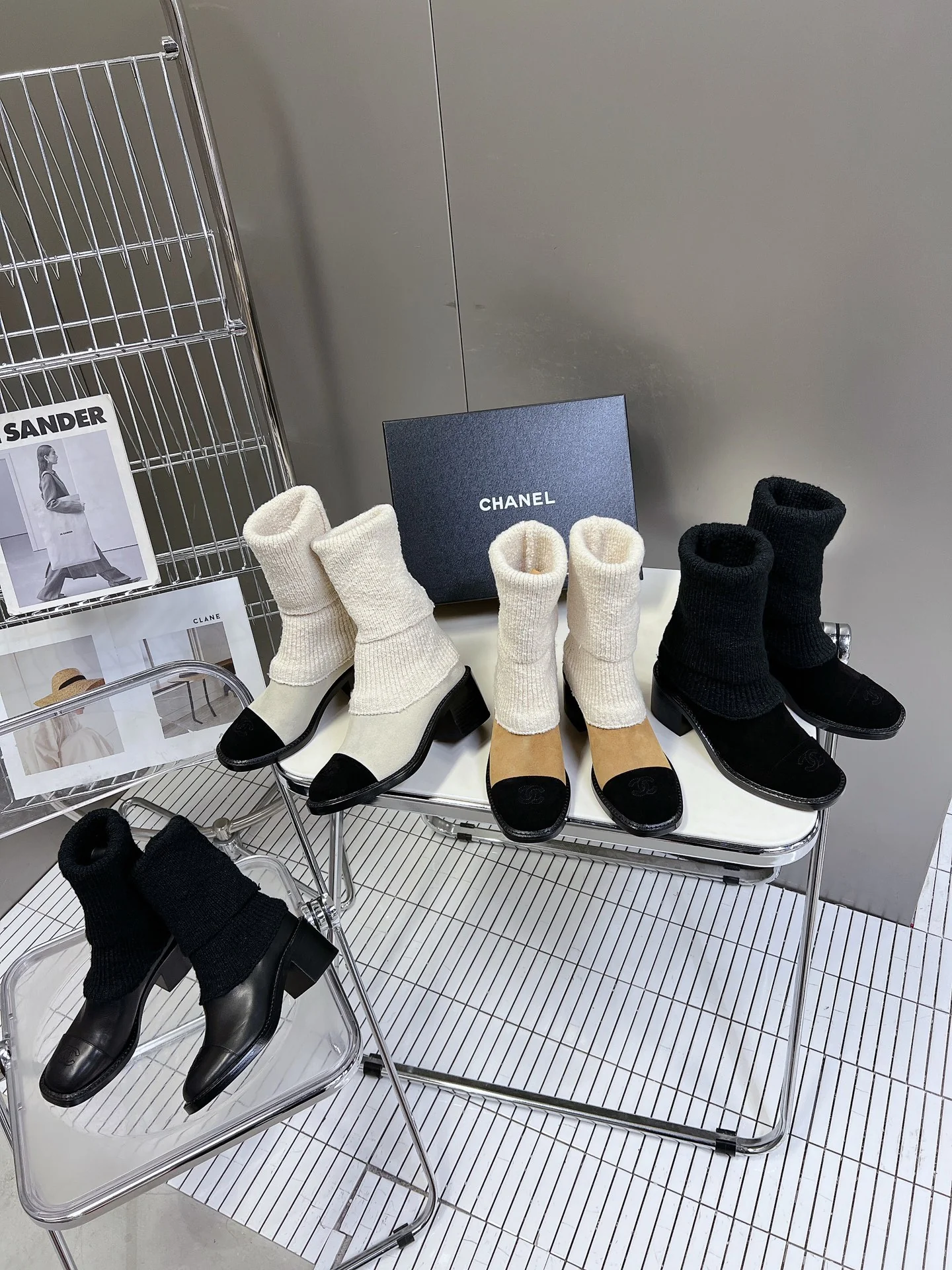 Ботильоны-носки на высоком каблуке Chanel 2024 — изображение из коллекции.