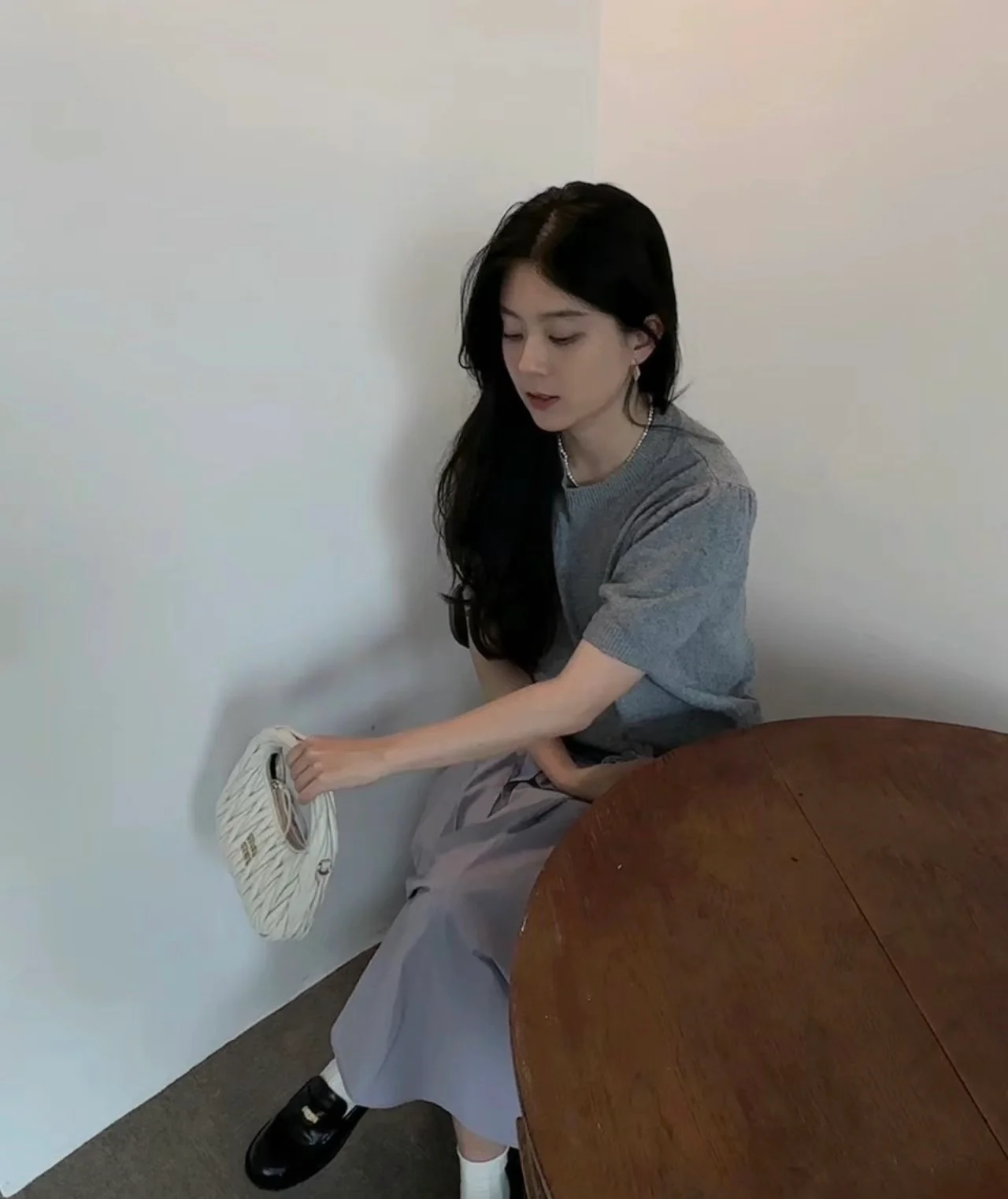 Сумка Miu Miu Wander — маленькая, из овечьей кожи — носите и делитесь с другими.