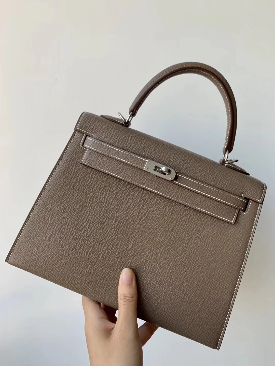 Hermes Kelly 25 Epsom 18, цвет ?слоновая кожа?, серебряная пряжка