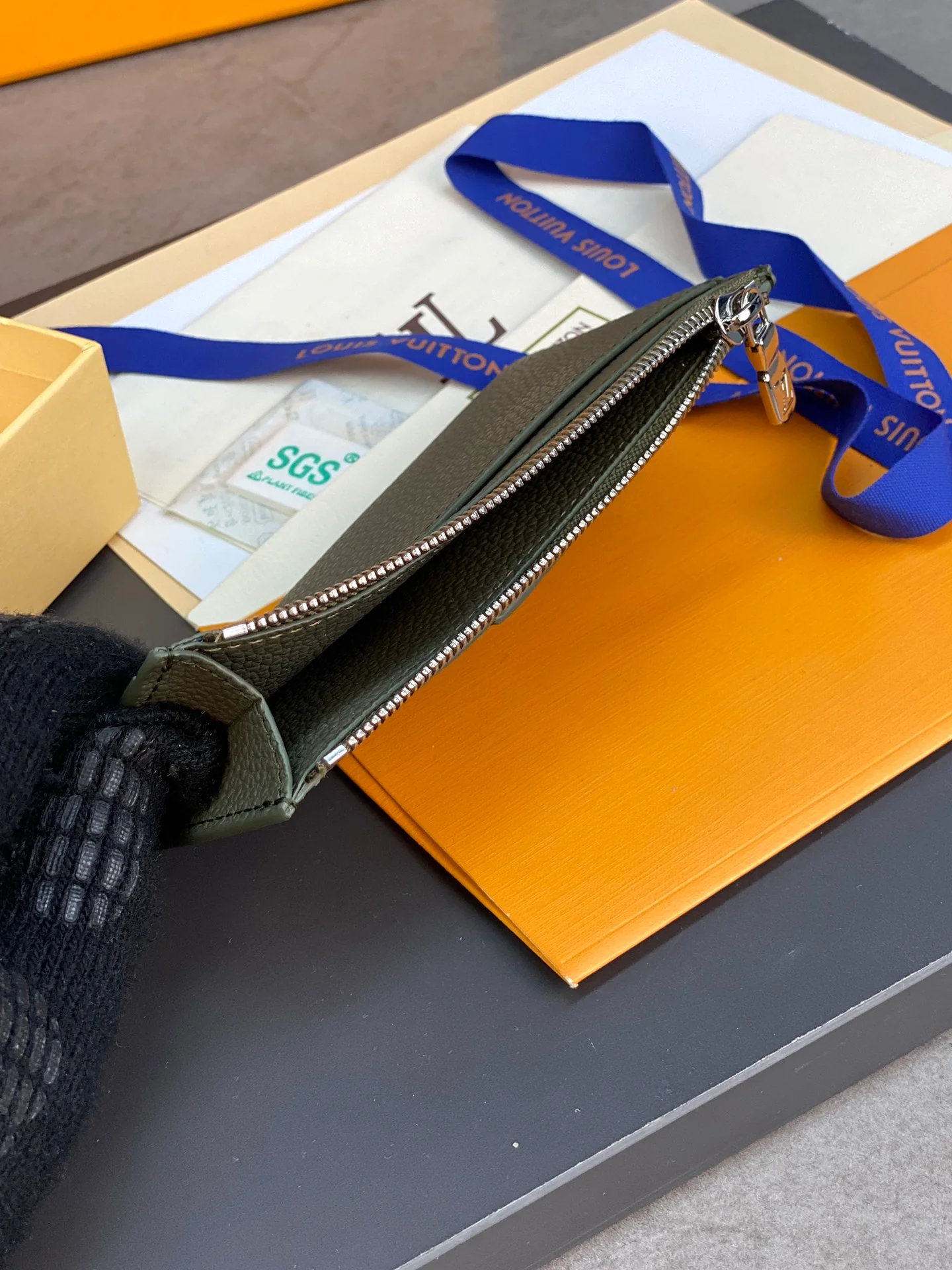 LV-m82068-держатель для монет и карт-зеленый