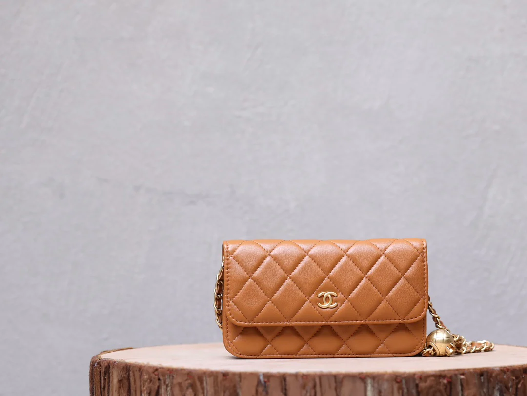 Chanel - Chanel - Золотой шарик WOC - Цвет 