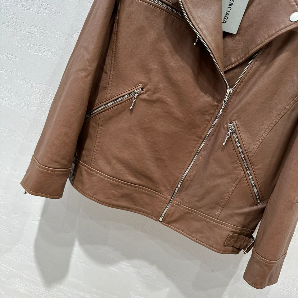 Balenciaga - 2403 - Новинка ранней весны - Стильная кожаная мотоциклетная куртка - Коричневая