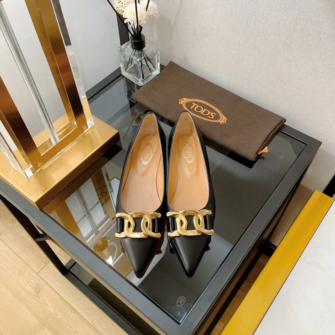 Туфли-балетки Tods с острым носком