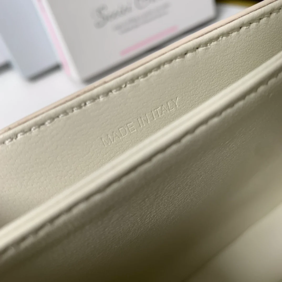 Сумка Celine Triomphe Classic из льна и белой кожи - Monogram White