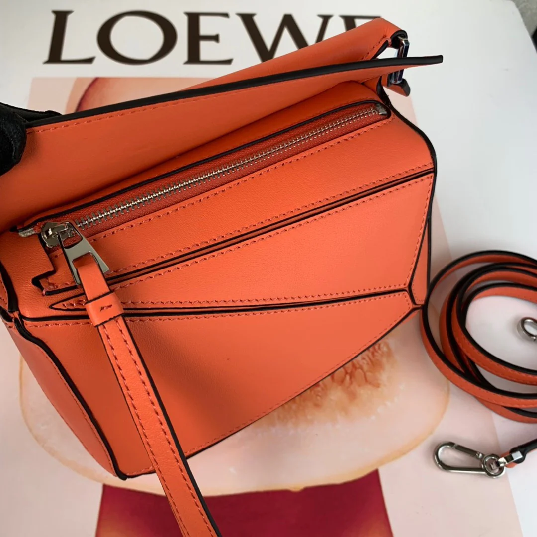Мини-сумка Loewe Puzzle Bag из телячьей кожи - 7