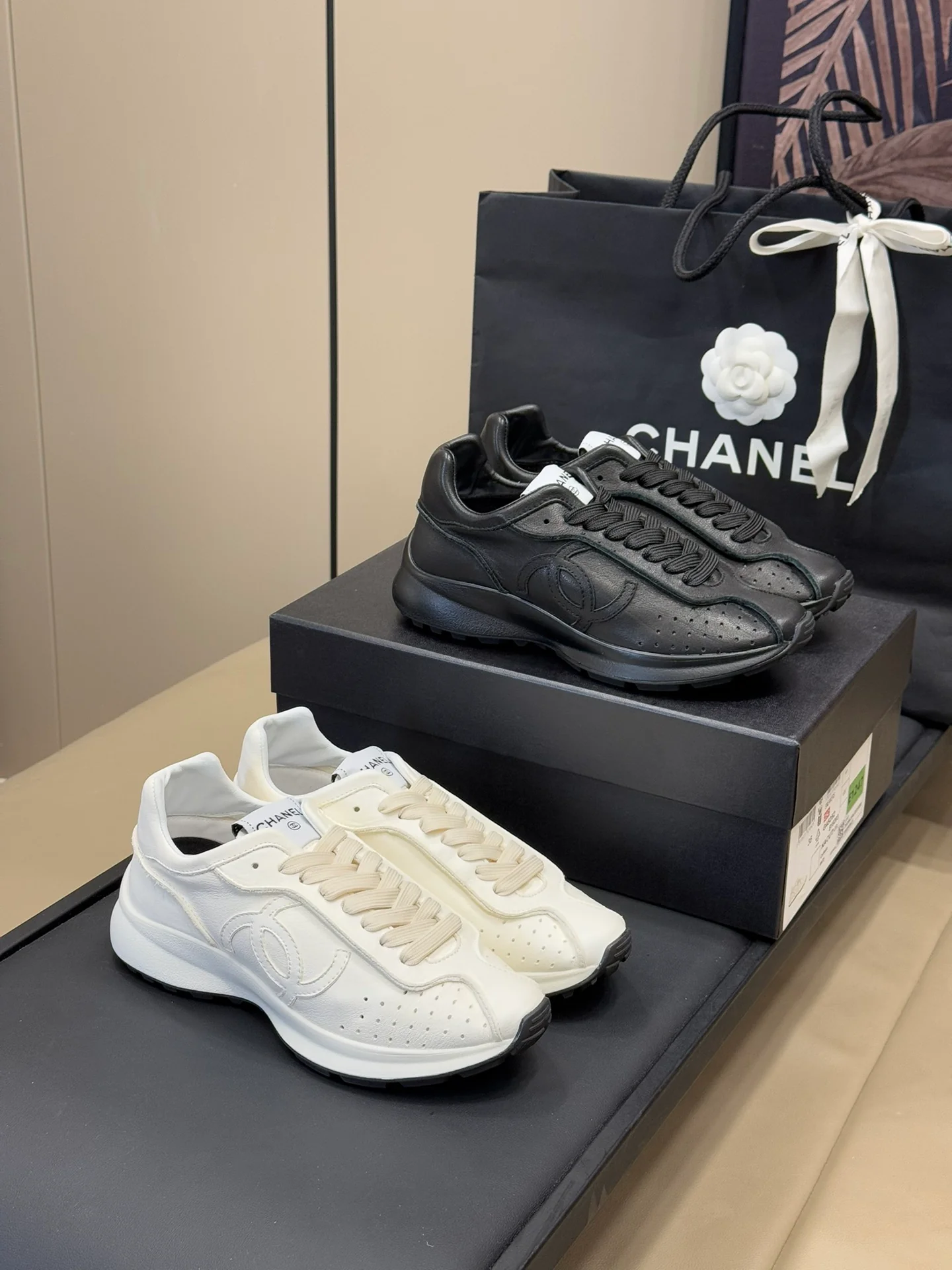 Кроссовки Chanel 2024 — изображение из коллекции