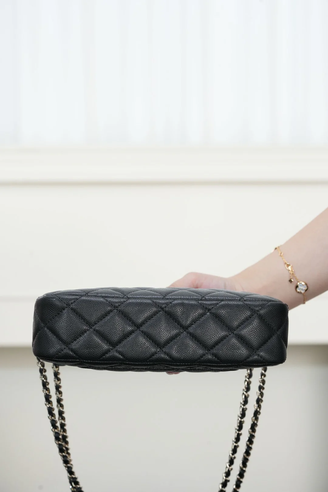 Chanel - Сумка Hidden Mahjong - Черная с золотой фурнитурой