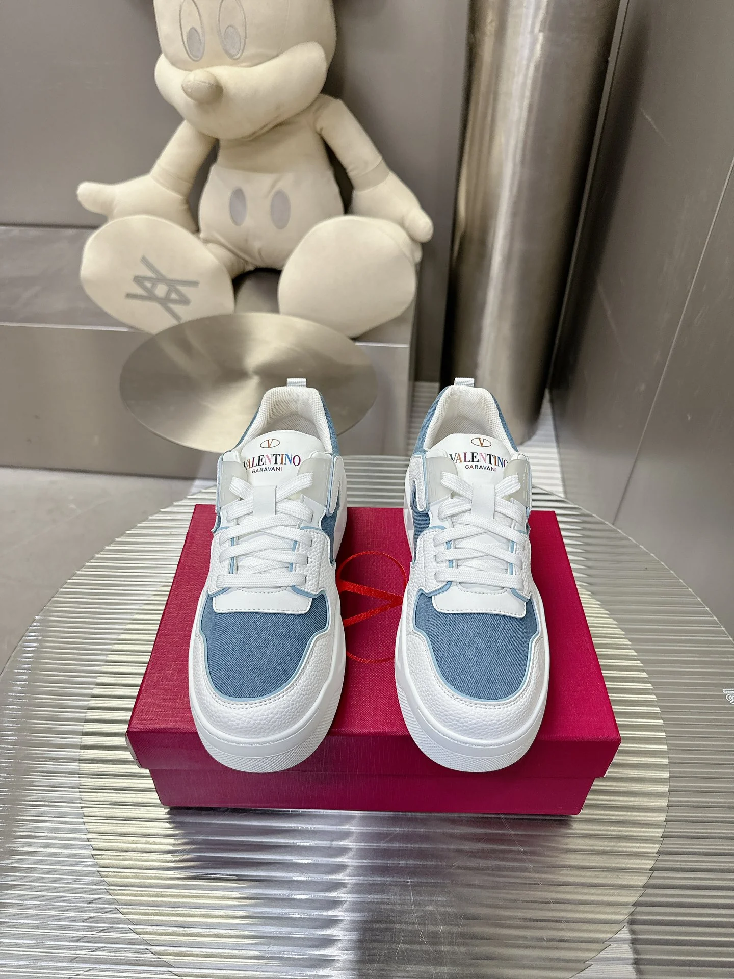 Низкие кроссовки Valentino 2024 — синие