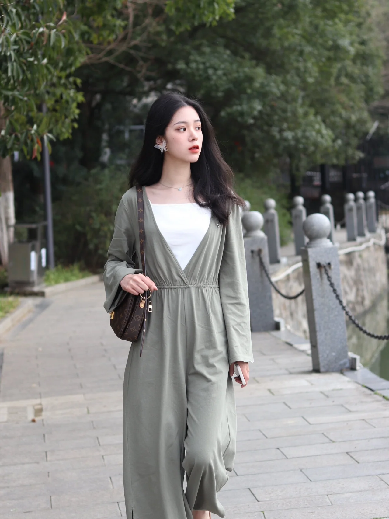 m44875-LV-pochette-metis-handbag/crossbody bag