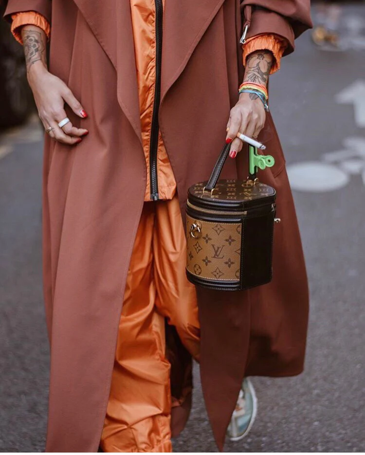 lv-m43986-cannes-cylinder bag