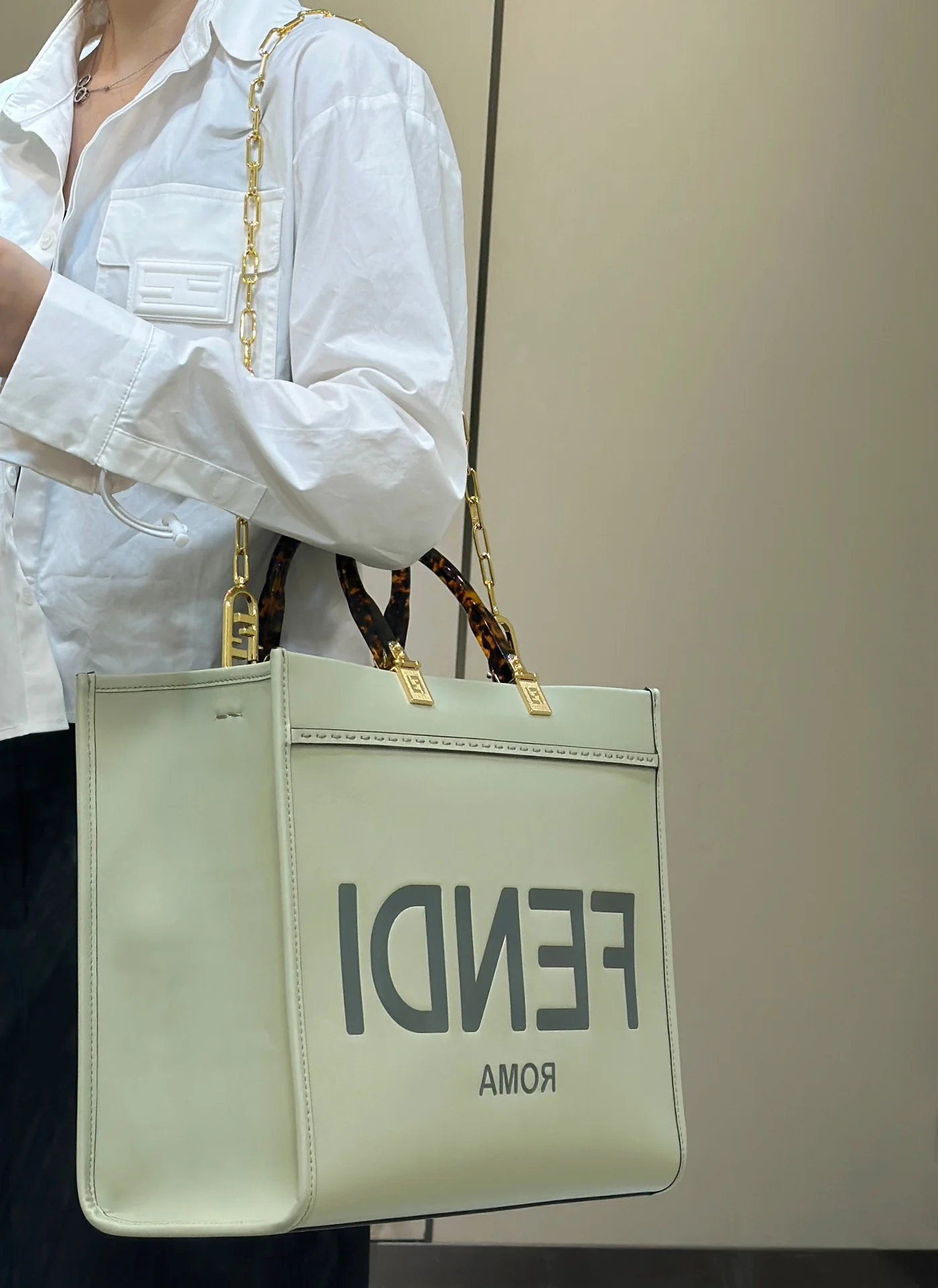 Сумка-шоппер Fendi Sunshine - светло-серая