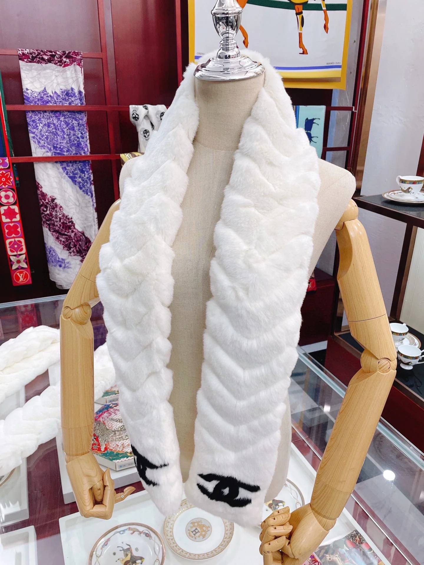 Меховой шарф Chanel - 20-120 см - Популярный стиль на сайте Xiaohongshu (Маленькая красная книжка)