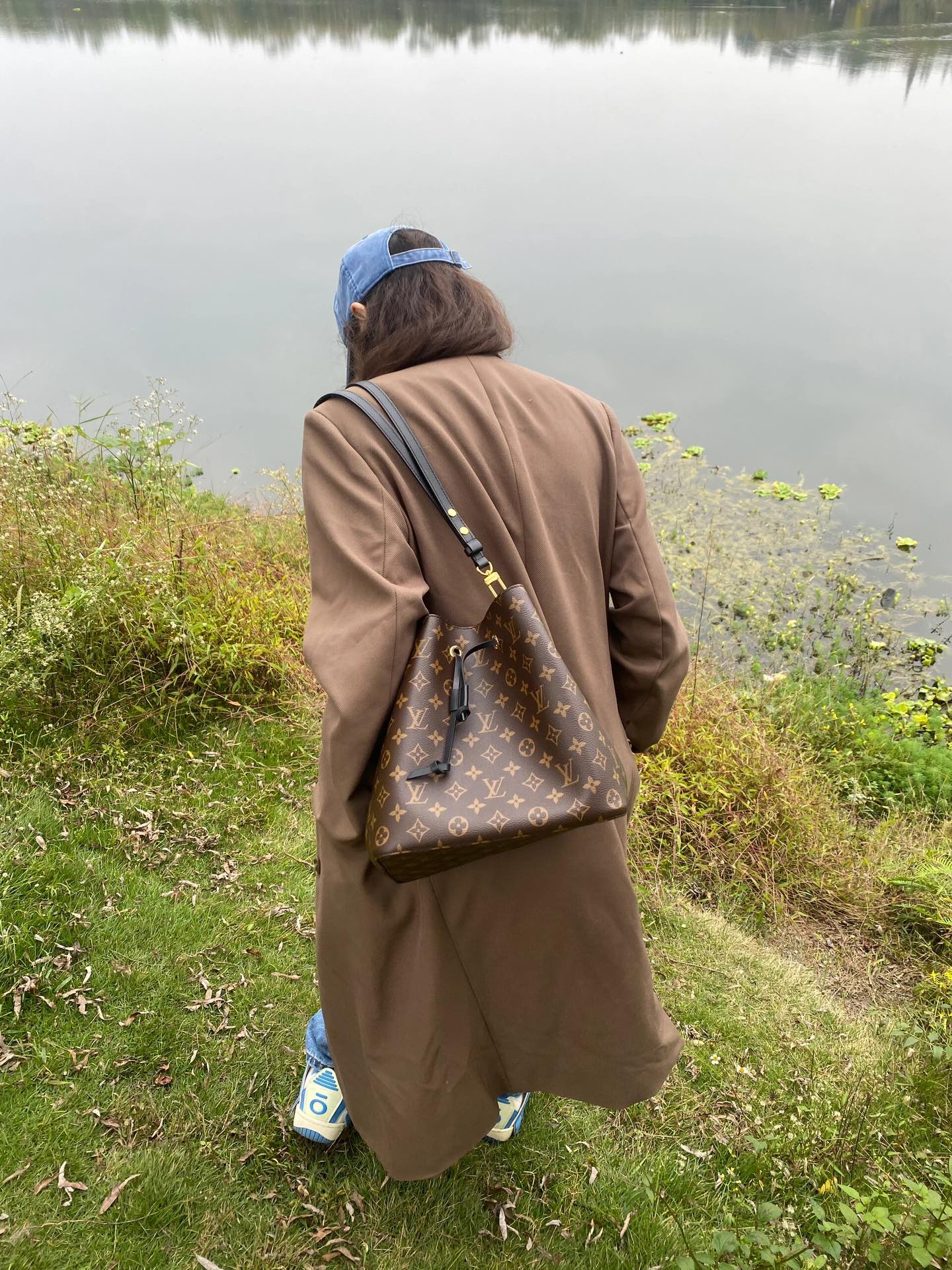 m44020-LV-neonoe-mm-Сумка через плечо - Черная