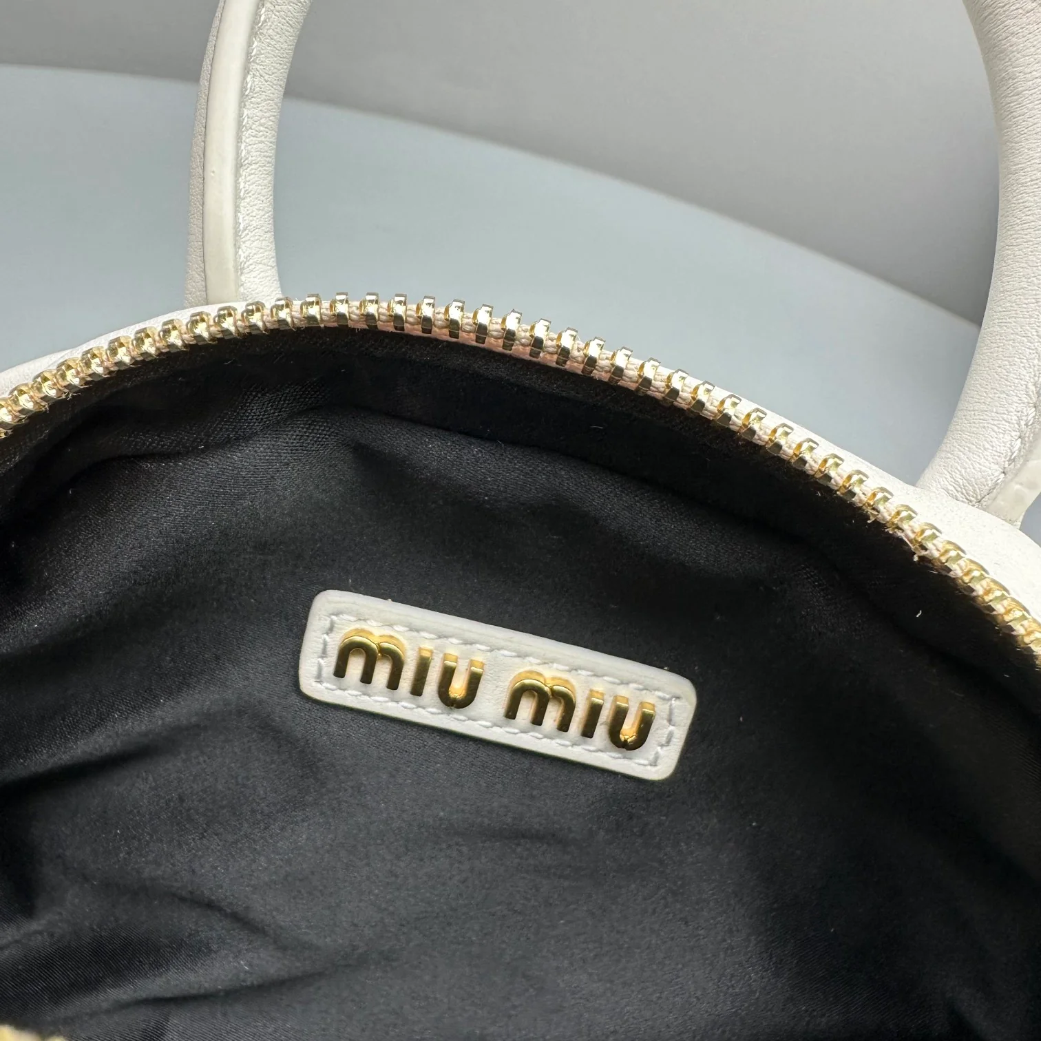 Сумка для боулинга Miu Miu - белая