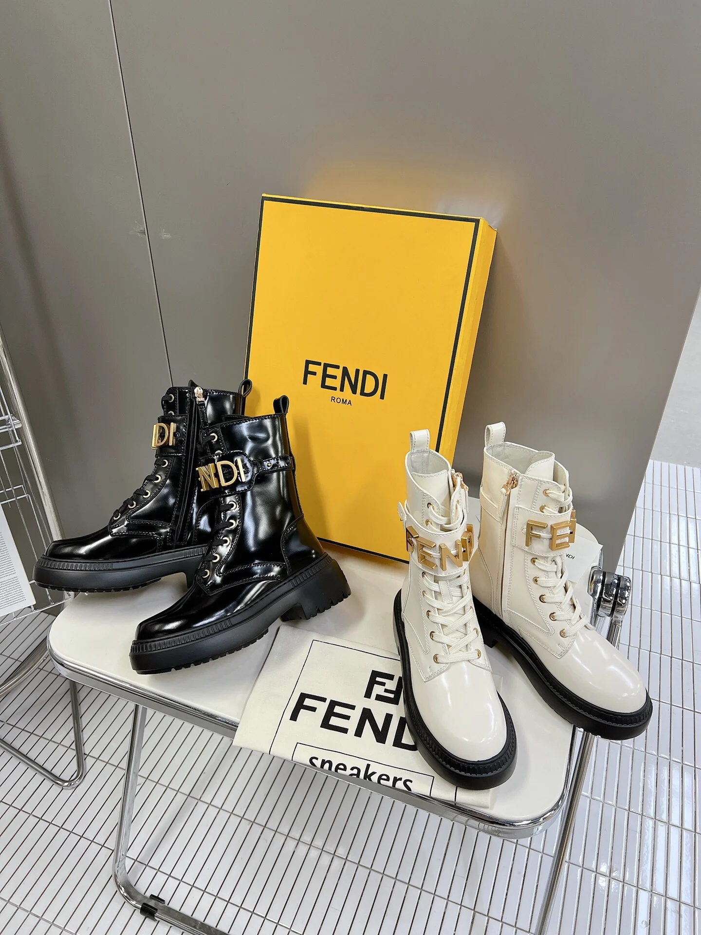 Новые поступления коллекции Fendi ранней весной 2022 года - Ботинки - Акробатика - Изображение коллекции