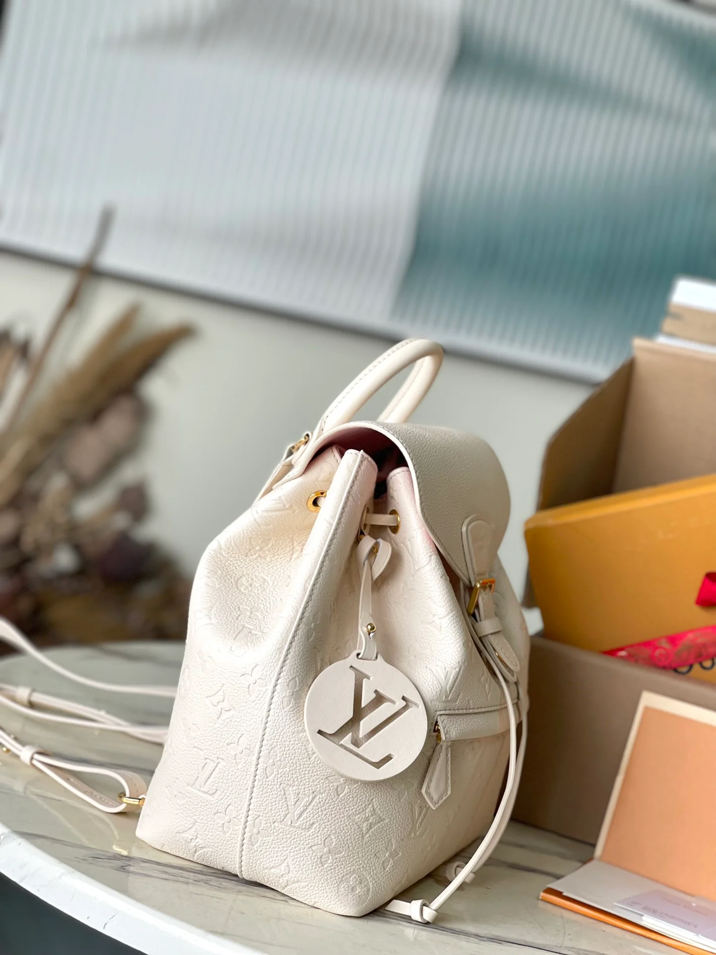 m45397-LV-own-White Backpack