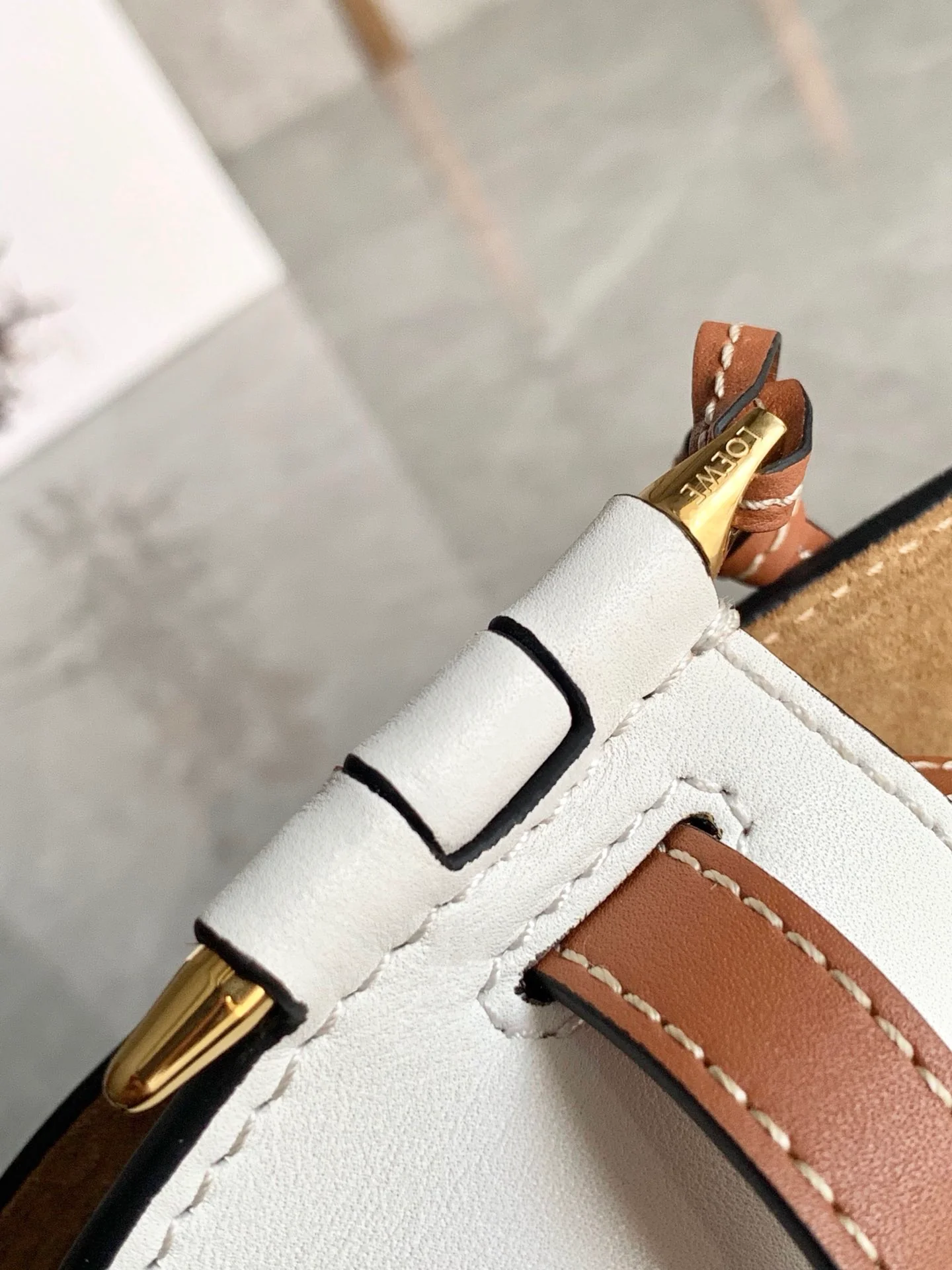 Loewe-gate-mini-21x12-5x9-5-cm-8