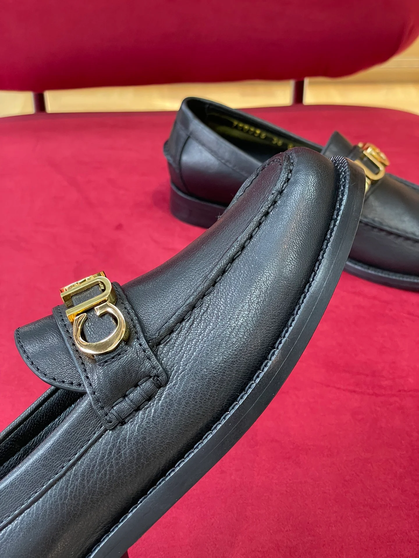 Новинка сезона осень/зима 2022 от Gucci - Лоферы - Черные