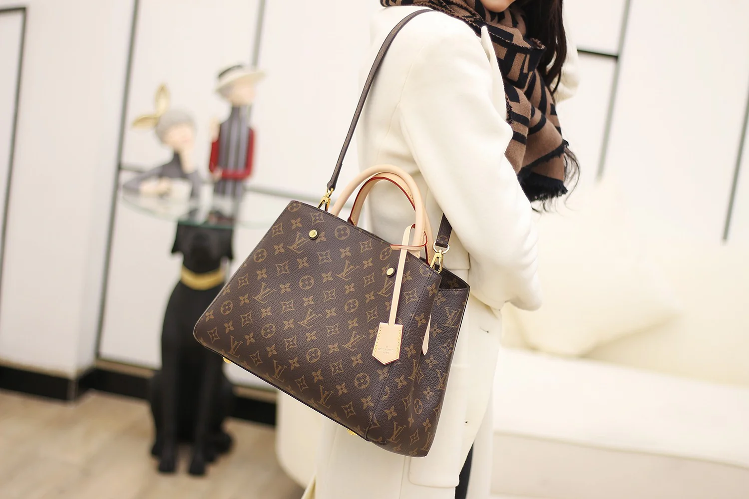 m41056-LV-montaigne-mm-medium-body photo