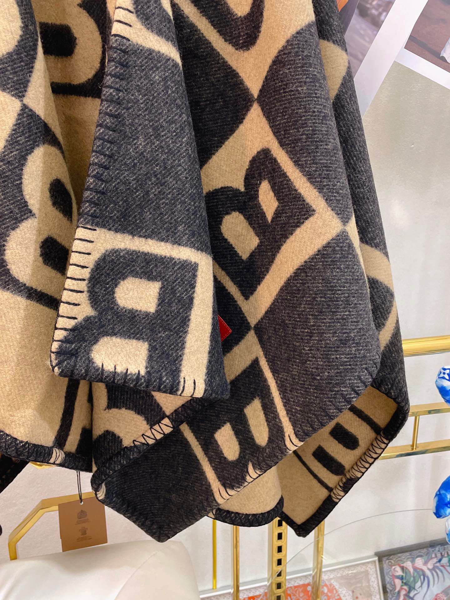 Фирменная жаккардовая накидка-шаль Burberry - 137-140 см - Кашемир и шерсть