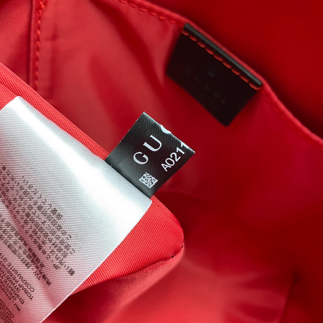 Детская сумка-тоут Gucci с рисунком божьей коровки.