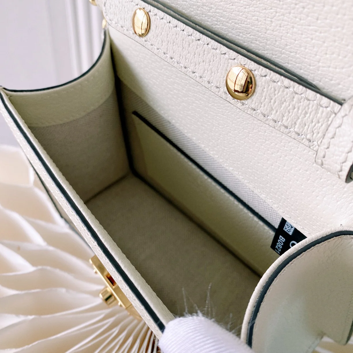 Мини-сумочка Gucci Ophidia/сумка через плечо - 17,5x13x6 см - Белая кожаная отделка с монограммой.