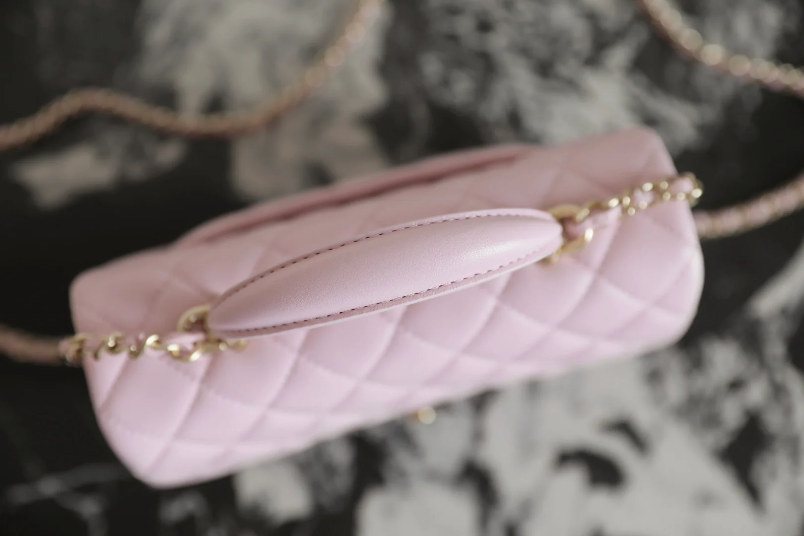 Chanel - Большая сумка - Светло-розовая - Светло-золотистая пряжка