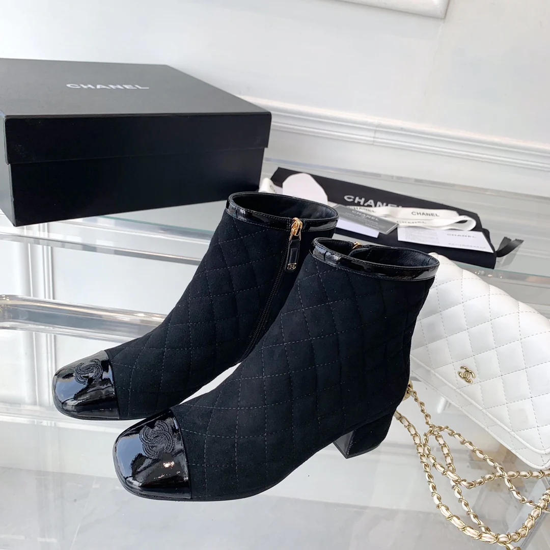 Классические ботильоны Chanel 22 с ромбовидной стёжкой и цветовыми блоками - 1