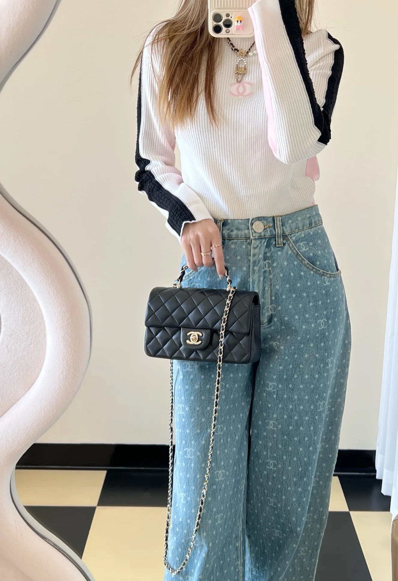 Chanel - Сумка с двойной С-образной ручкой и клапаном CF - Черная