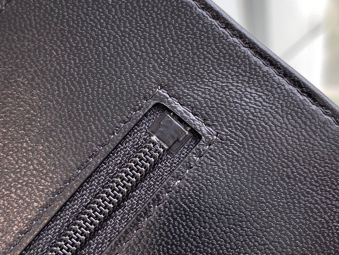 Chanel - Коллекция 19 WOC - Черный с золотой пряжкой