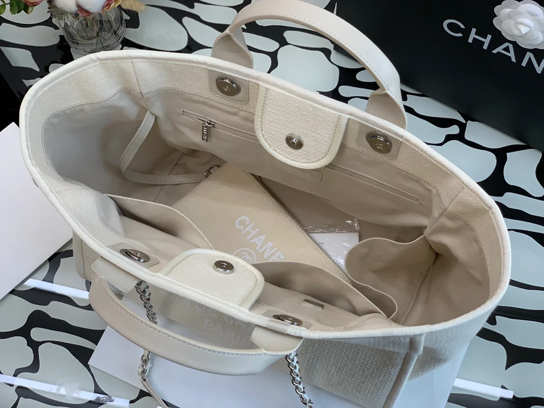 Пляжная сумка Chanel из коллекции осень/зима 2022 — белая — большая