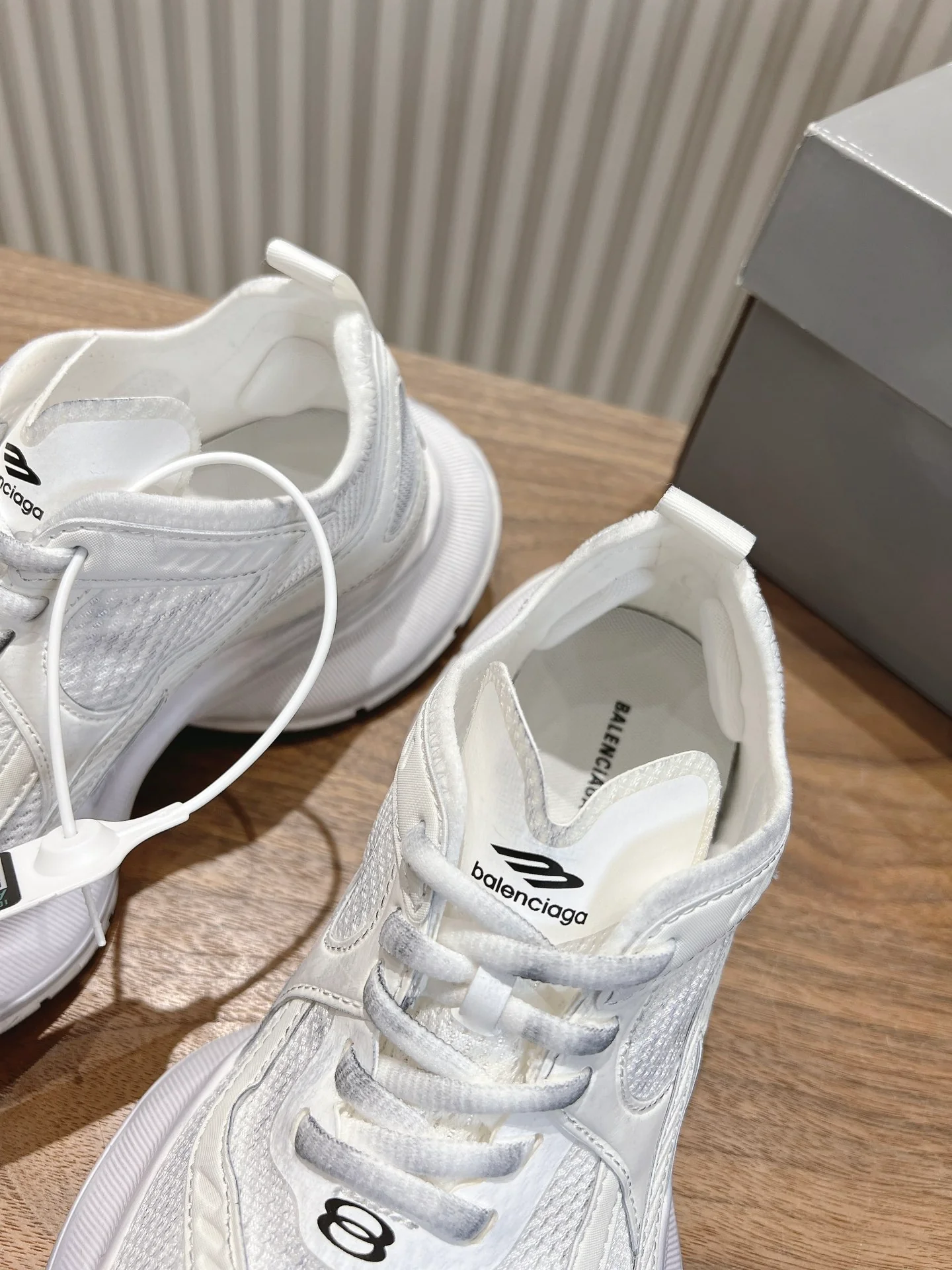 Кроссовки Balenciaga 2024 для бега - белые