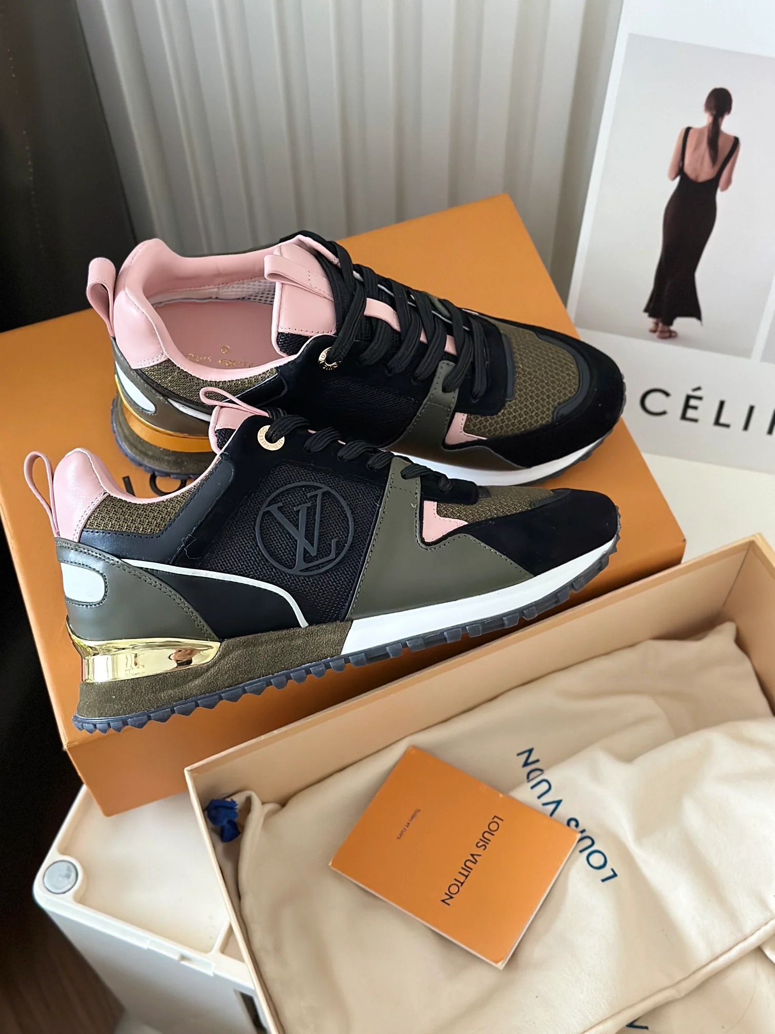 Кроссовки LV Runaway - армейский розовый с зеленым оттенком