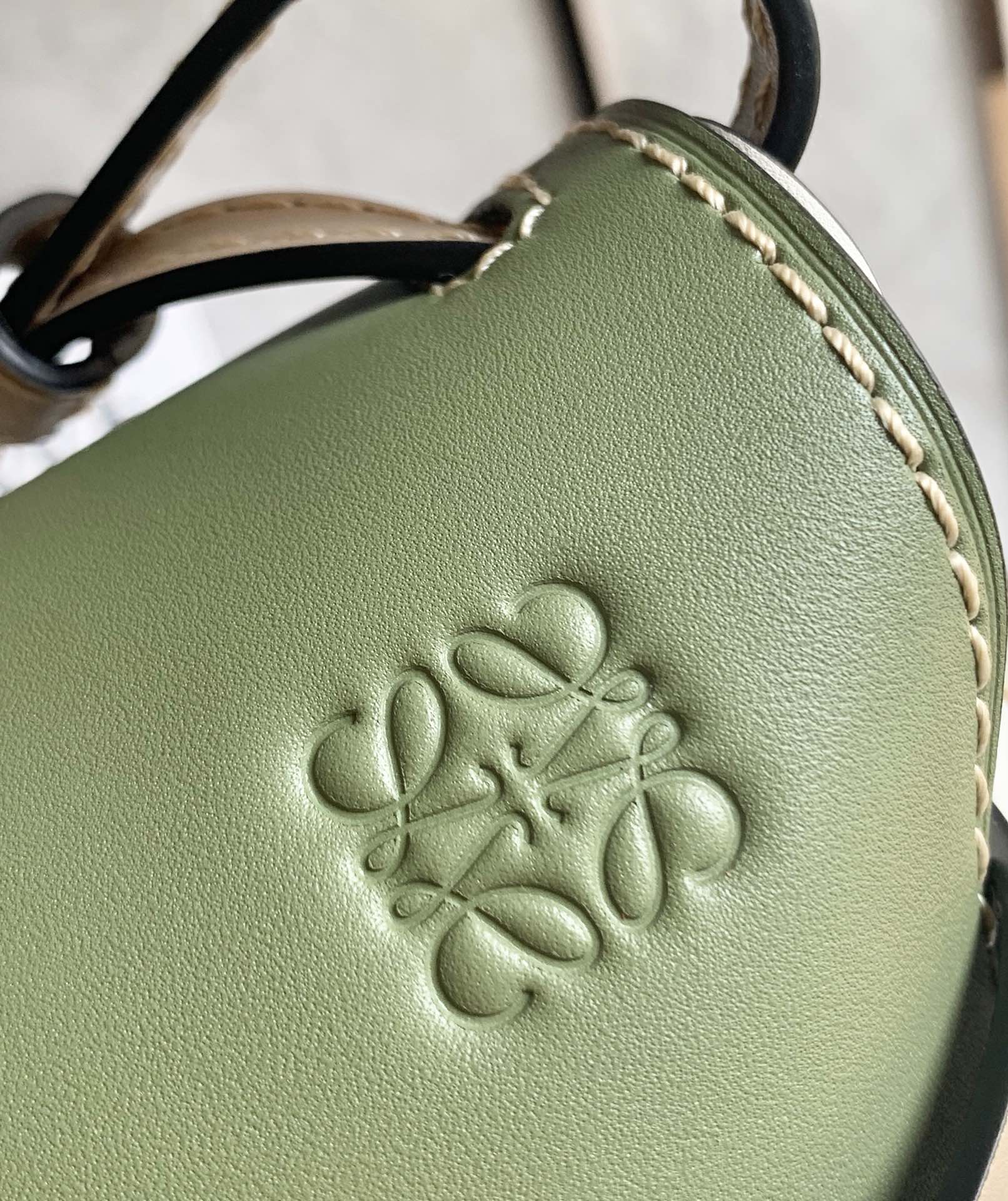 Loewe-gate-small-20x19x11-5-cm-10