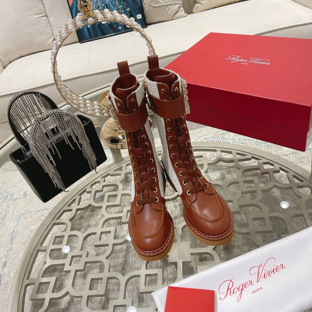 Тканевые ботинки Martin средней высоты, в британском стиле.