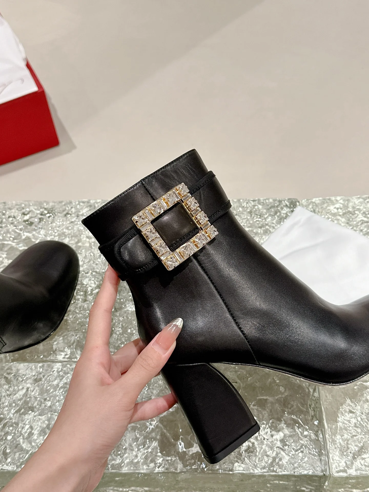 Кожаные сапоги на высоком каблуке RV-2024 - черные