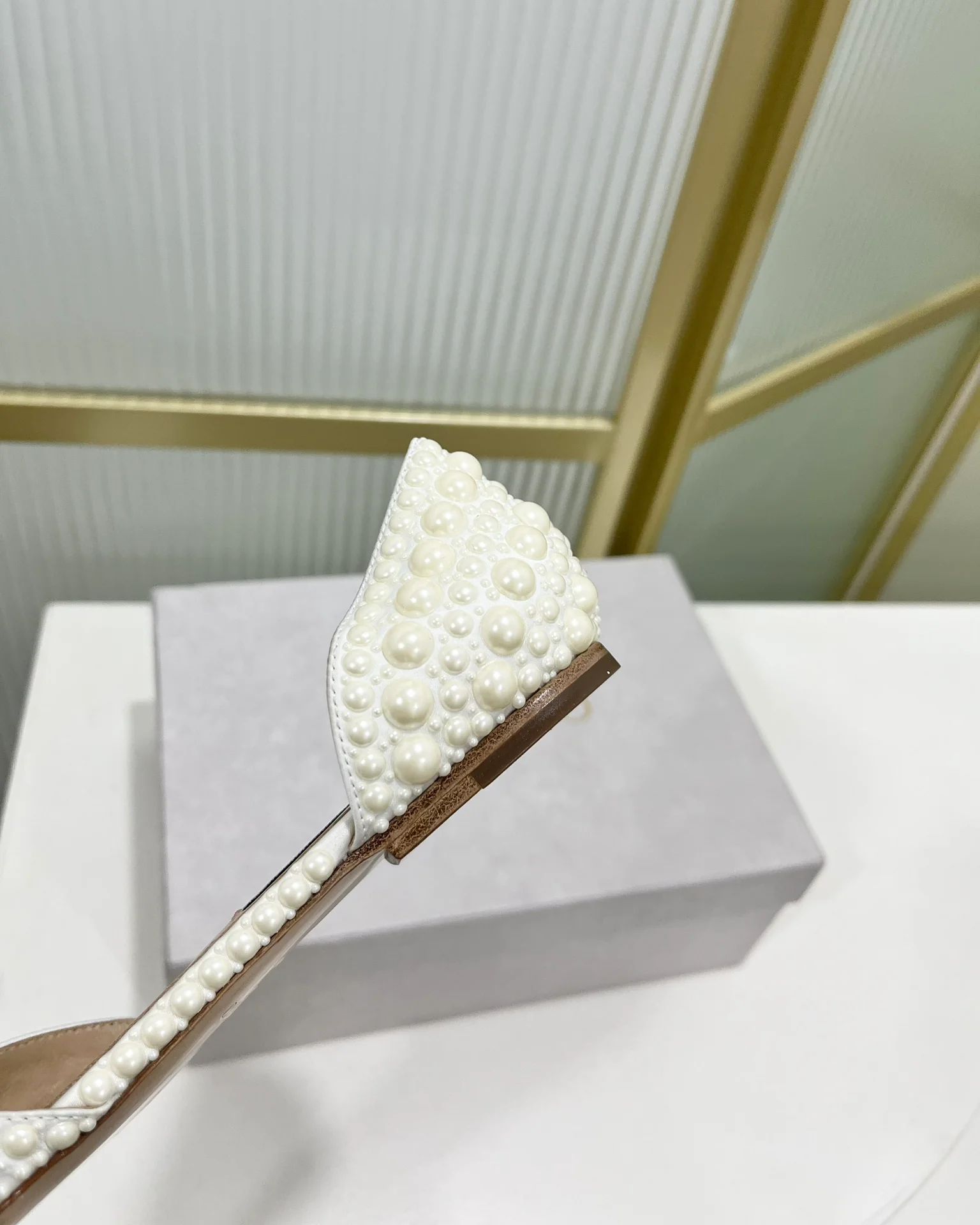 Сандалии/туфли Jimmy Retro Pearl Series на плоской подошве - белые