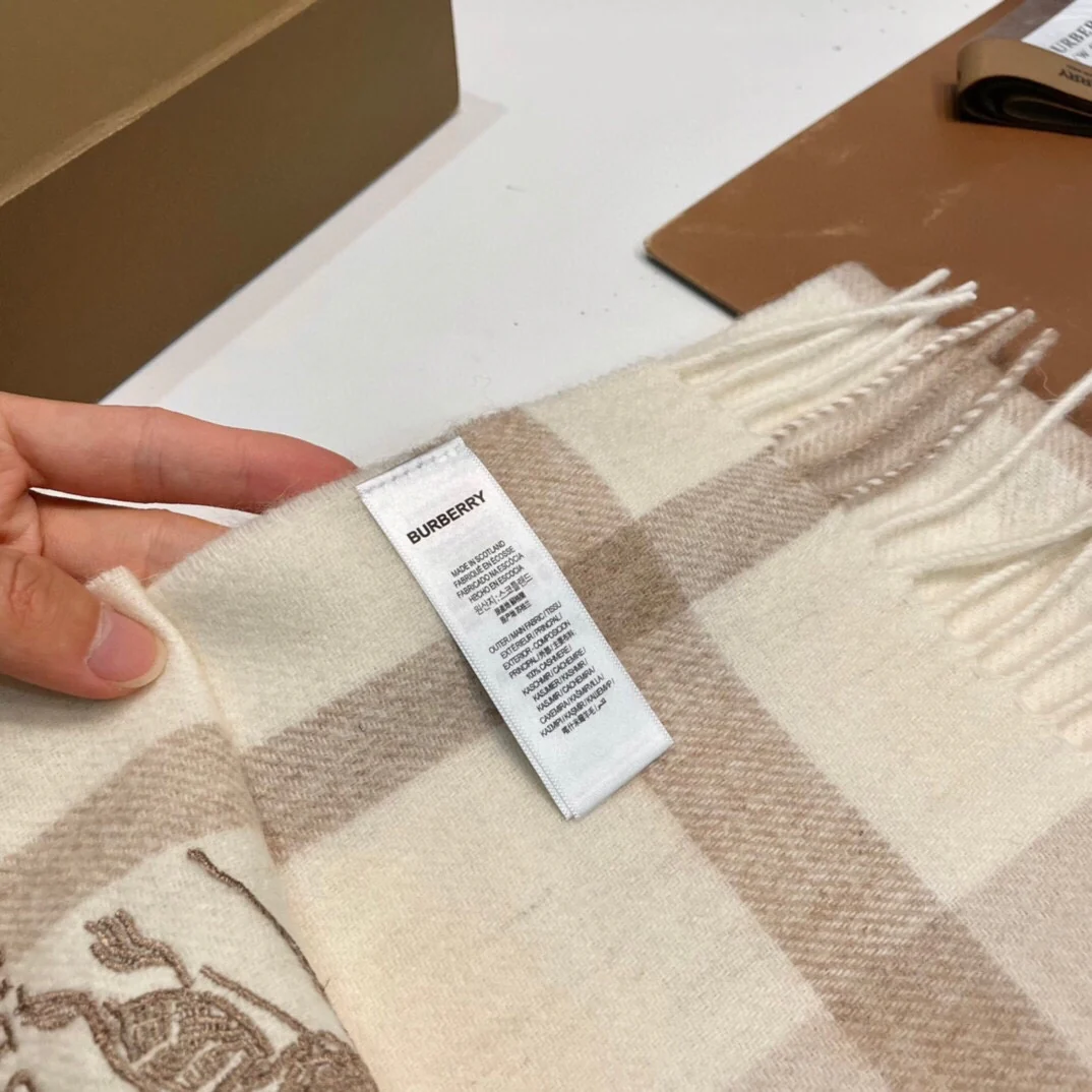 Классический клетчатый шарф Burberry 2024 — коричневый