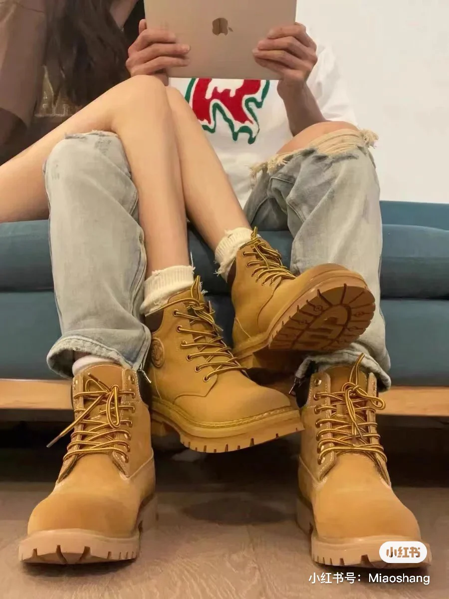 Сапоги для верховой езды Celine - модель унисекс - на фото.