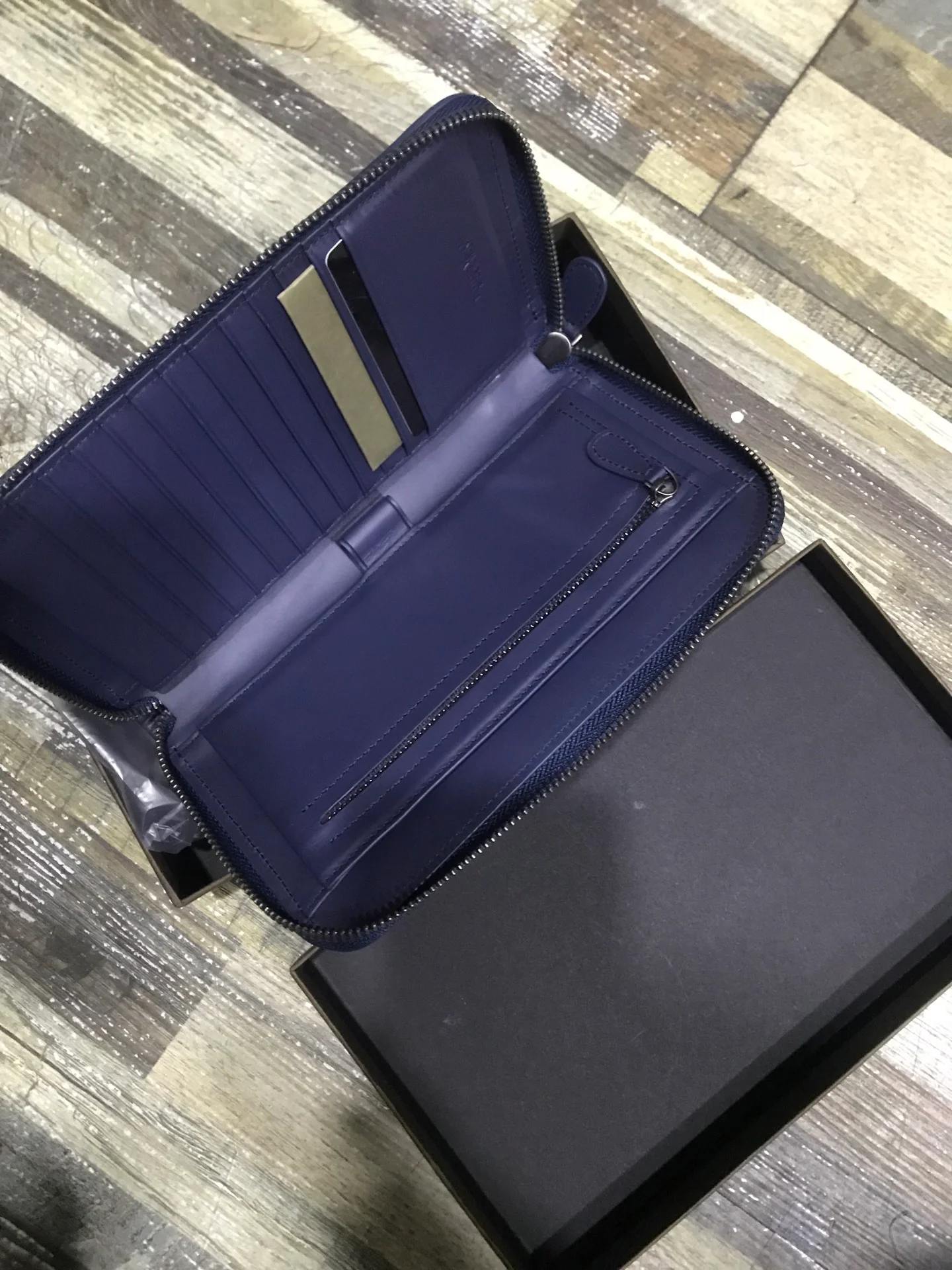 BV 拉链长夹-意大利原厂胎牛皮