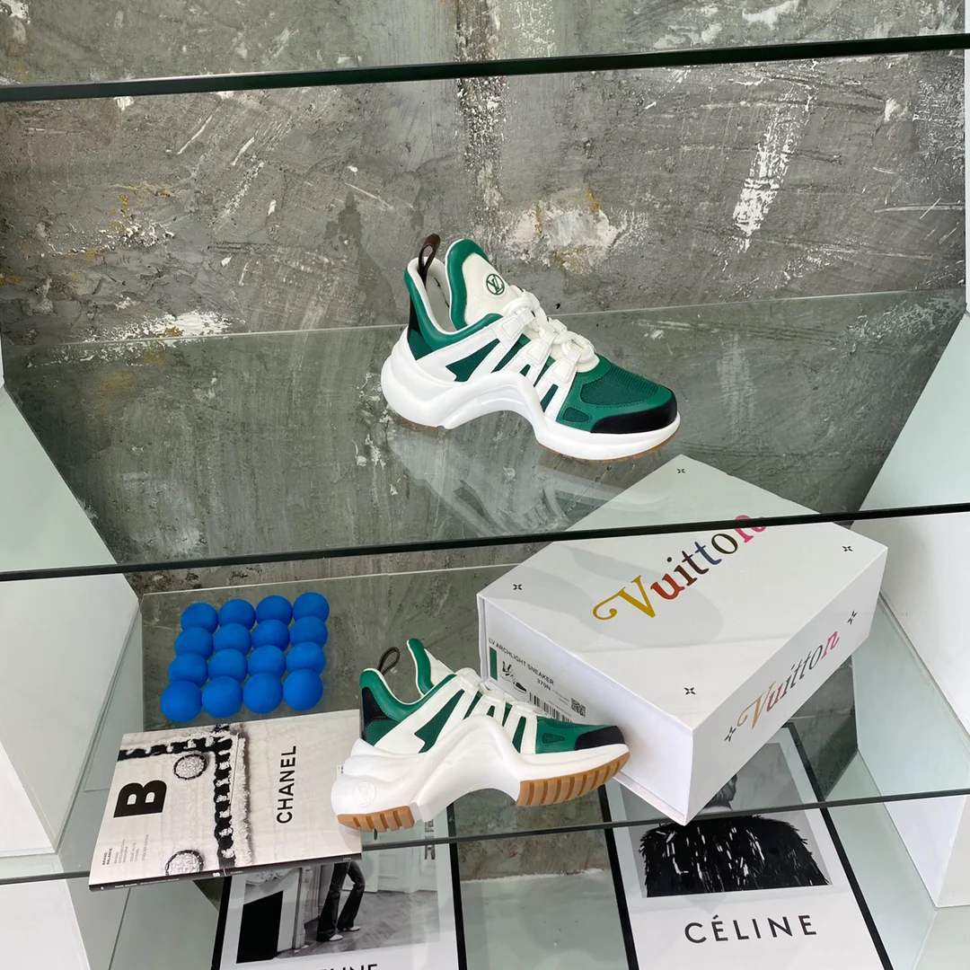 Обувь LV - Массивные кроссовки LV - 29