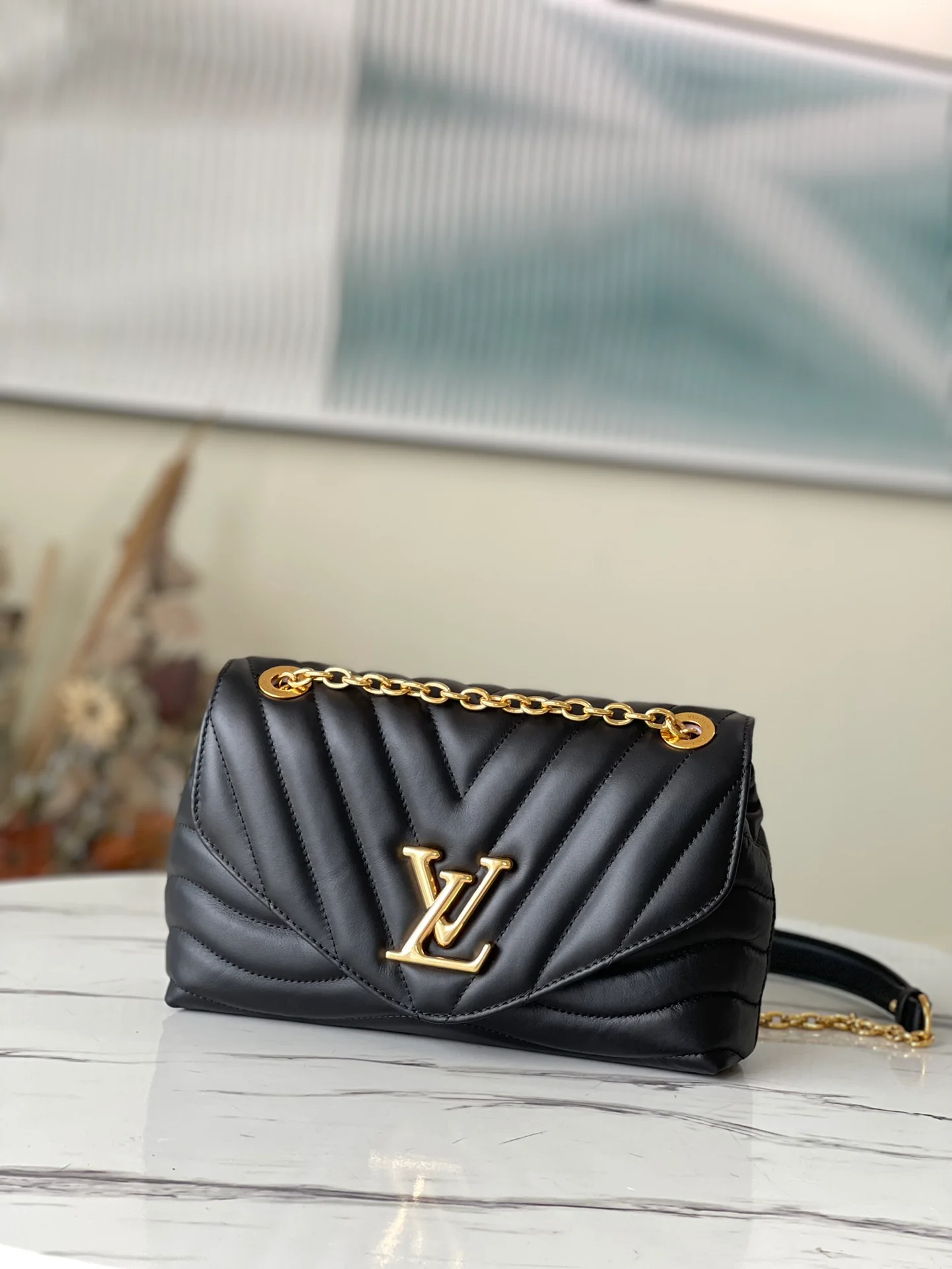 m58553-LV-new-wave-chain bag-black