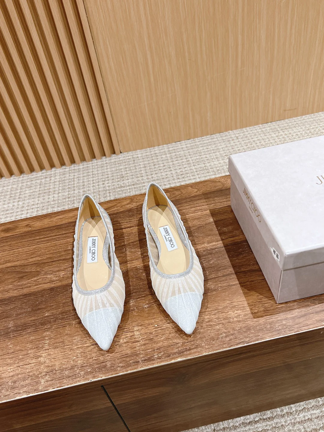 Балетки Jimmy Mesh с острым носком - белые