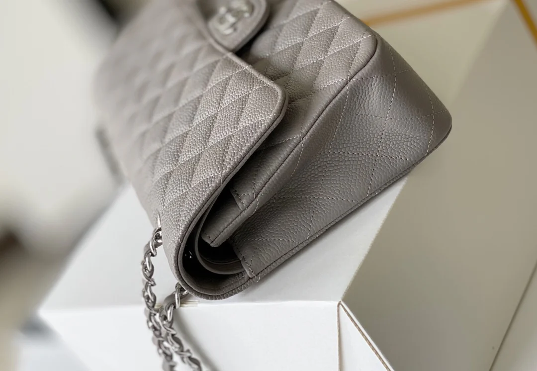 Chanel - Икра - Сумка CF - Серая с серебряной пряжкой - 25 см